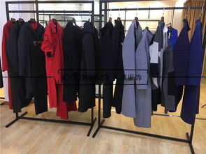 如何優(yōu)化蘭夢萱品牌女裝尾貨折扣店的陳列方式，提升服裝美感與吸引力